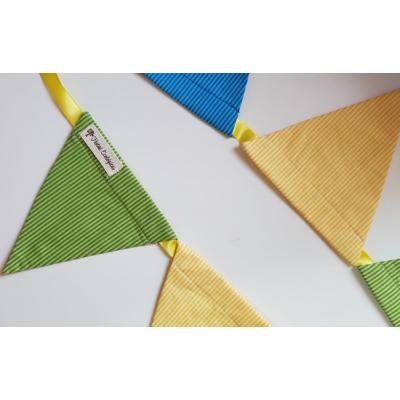 Bandeirola Triangular Listras